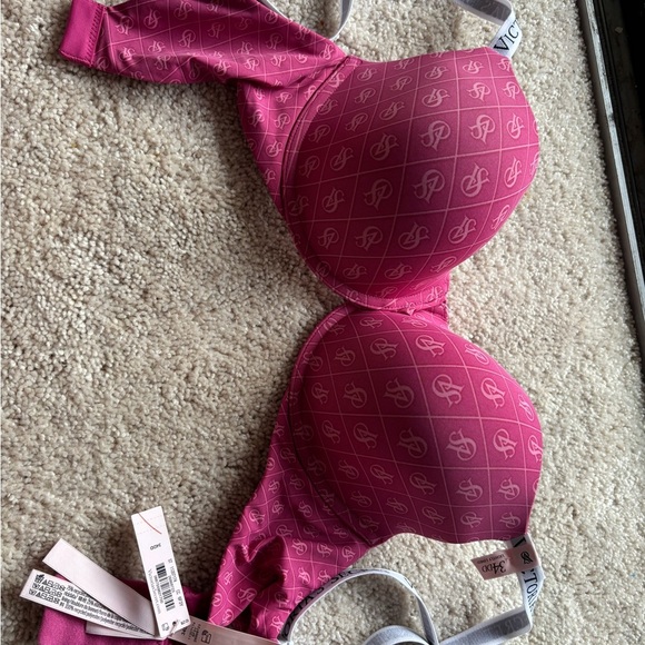 Victoria's Secret Pink T-Shirt Bra with Underwire Support - Picture 2 of 4